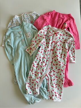 Bundle of Baby Girl Footie Pajamas Size 9 Months Carter’s Polka Dot Floral Pink